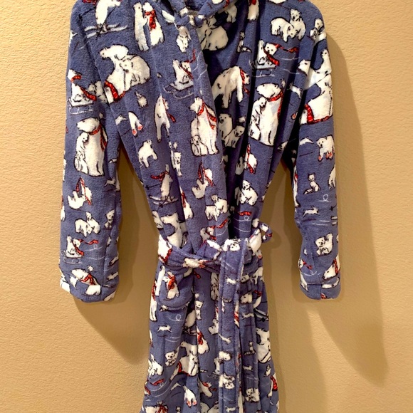 Hooded Fleece Polar Bear Robe w/ Pockets - Picture 3 of 6